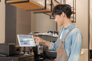 2026 早餐店老闆使用微碧 iPad POS 解決缺工問題